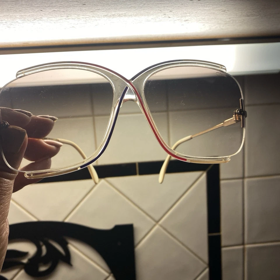 Vintage CAZAL Oversized Sunglasses Multicolor Rim Germany Excellent Condition - Image 4 of 4