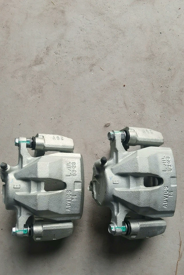 Pinza de freno trasera derecha 47830-08020 para Toyota Sienna 2021-2024 Foto 4 de 4