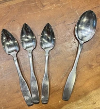 Vtg Community Stainless Oneida Paul Revere 3 Grapefruit Spoons & 1 Large Spoon