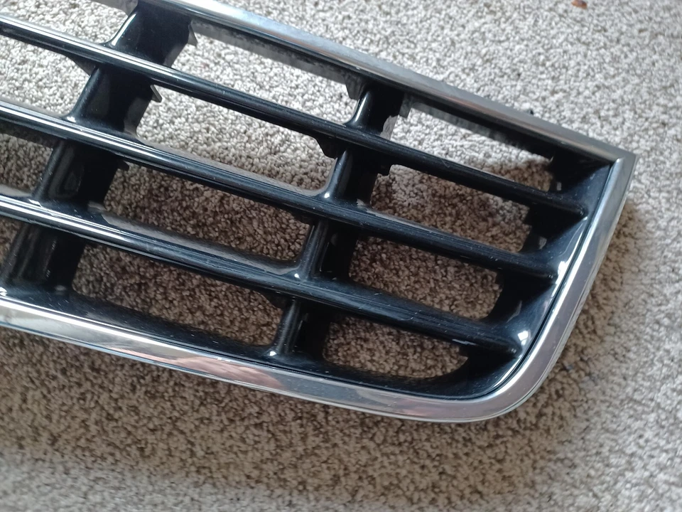 1998-2002 Cadillac Seville Grill With Emblem Chrome And Black OEM - Image 3 of 4