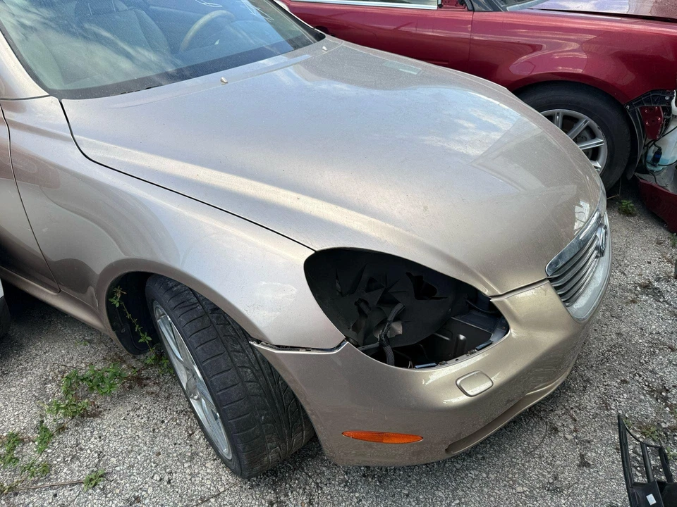 02-10 LEXUS SC430 GUARDABARROS DERECHO PLATA OEM Foto 2 de 4