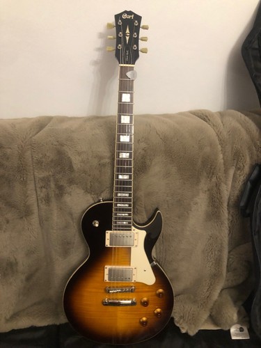 Cort CR250 Les Paul with hard case guitar
