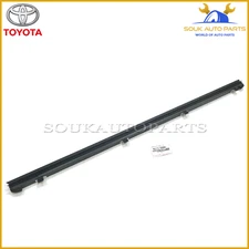 68172-33080 Genuine Toyota WEATHERSTRIP, FR DOOR GLASS, INNER LH 6817233080 OEM