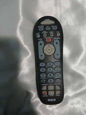 RCA RCR313BE Universal 3-Device Remote Control   TV DVD Satellite/Cable   Black
