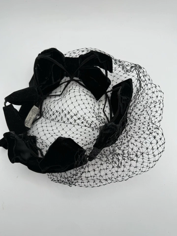 Lot of 3 Vintage 1950s Fascinator Hats Veil, Feather & Floral Headpieces - Image 4 of 4