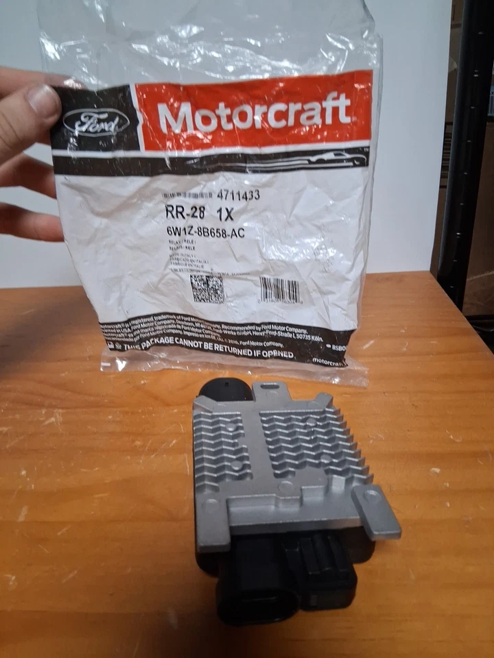 Controlador de ventilador de refrigeración Motorcraft para Lincoln Town Car 2006-2011 Foto 2 de 4