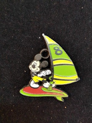 KEYCHAIN DISNEY METAL EUROPE MICKEY MOUSE WIND SURF