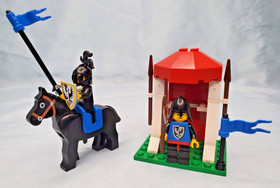 LEGO Castle Guard 6035 and King's Oarsmen 6017 both from 1987 - please read