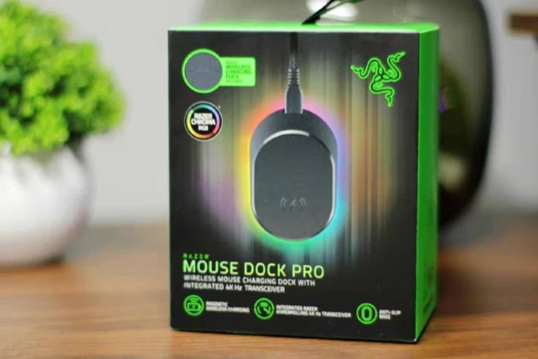 Razer Mouse Dock Pro Magnetic Wireless Mouse Charging Dock