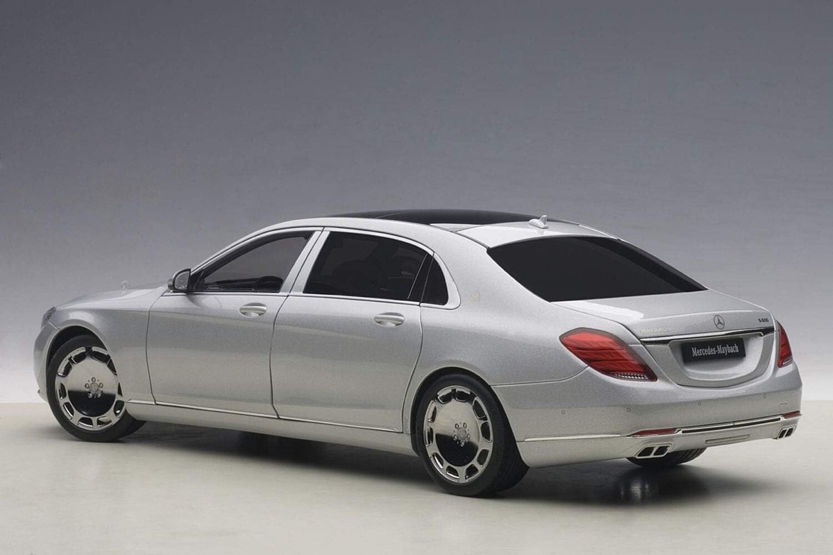 Finished Product AUTOart 1/18 Mercedes-Maybach S 600 Silver from