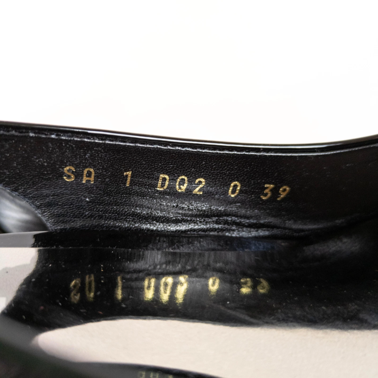 VALENTINO GARAVANI nero vernice monospalla tacco slingback donna 39