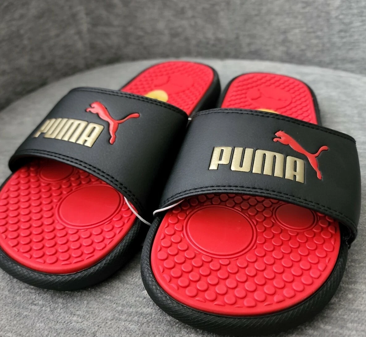 Sandali donna slide PUMA Cool Cat taglia 8 neri con logo rosso e oro nuovi con etichette
