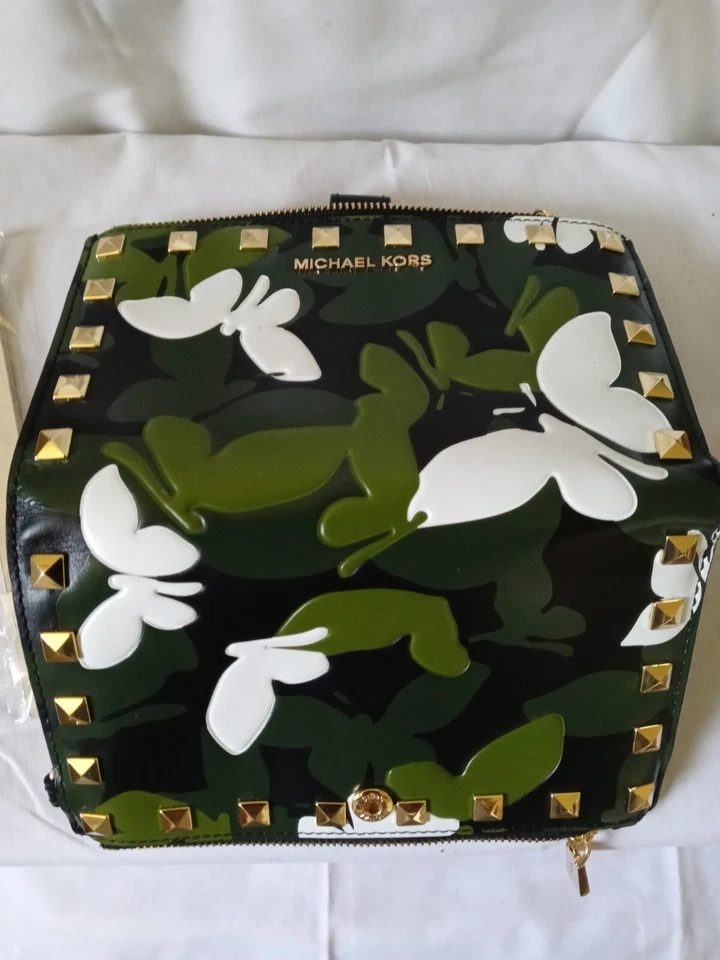Женский бумажник Michael Kors, камуфляж с дизайном в виде белых бабочек, бывший в употреблении - Изображение 2 из 4