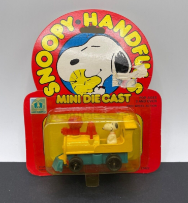 NIP HASBRO Snoopy Peanuts Mini Die Cast Snoopy in Locomotive Vtg