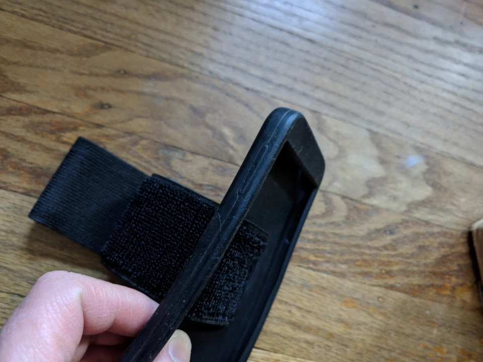 Samsung Galaxy S5 Sport Armband Case (USED) Media Bridge Brand - Silicone Case - Image 4 of 4