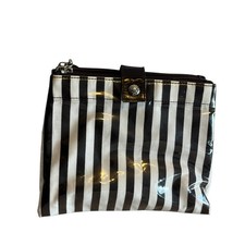 Henri Bendel zipper sunglass case Signature Stripe❤️ Henri Bendel zipper sunglass case Signature Stripe❤️ main image 3