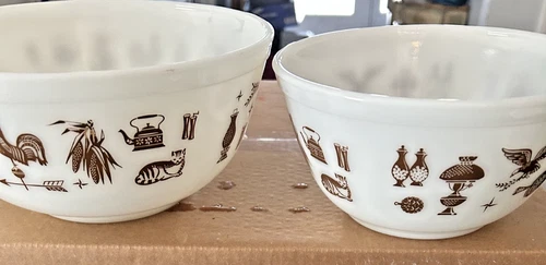 Vintage Pyrex Early American Mixing Bowls Brown White 7” & 8” Set