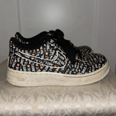 Nike Air Force 1 - Just Do It Sneaker Schwarz Weiß Orange - 37,5 