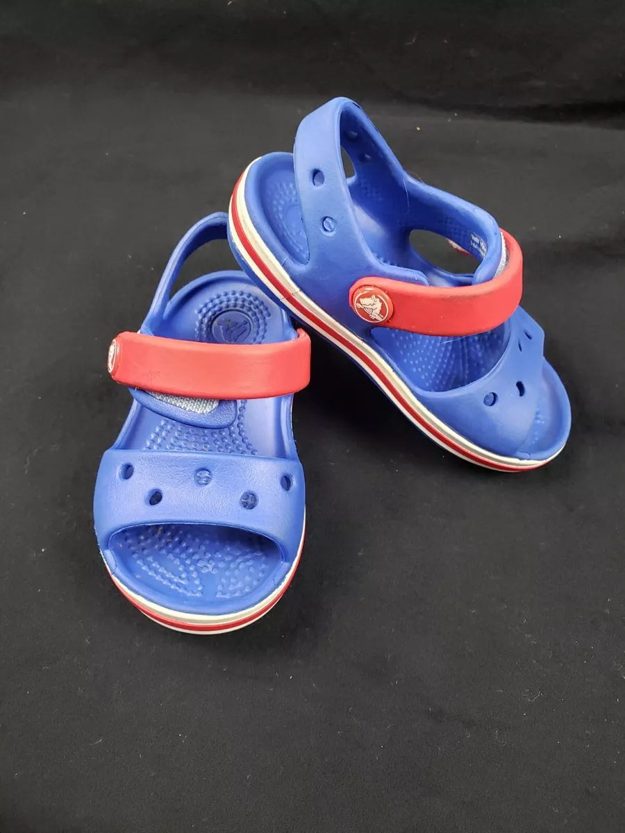 Are crocs on sale open toed shoes