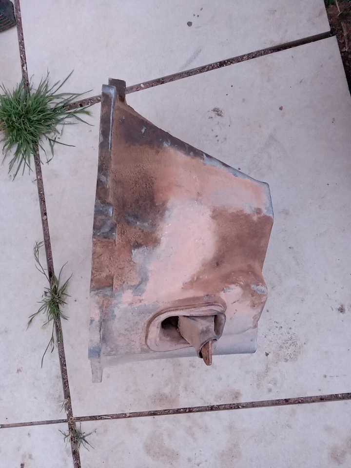 USED ORIGINAL 1983 TO 1987 CHEVETTE MANUAL TRANSMISSION BELL HOUSING IN GOOD CON - Image 4 of 4