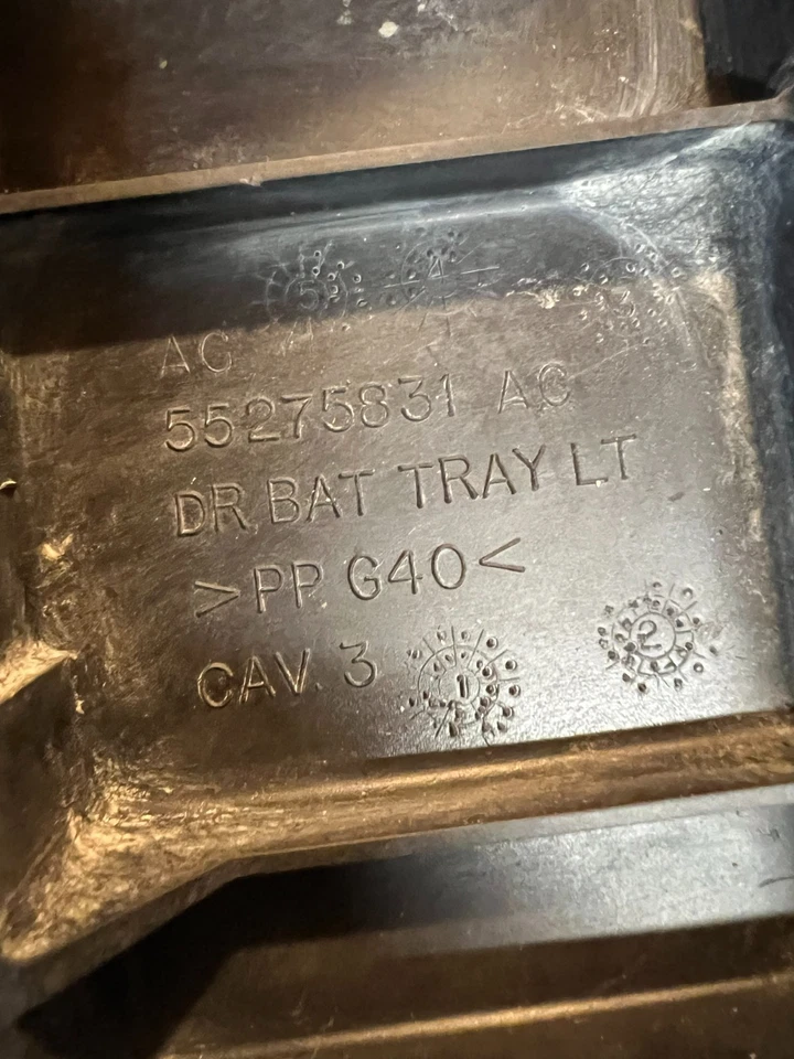 Bandeja de batería del lado del conductor 55275831 OEM 2002-2005 Dodge Ram 1500-3500 gasolina y diésel Foto 3 de 4