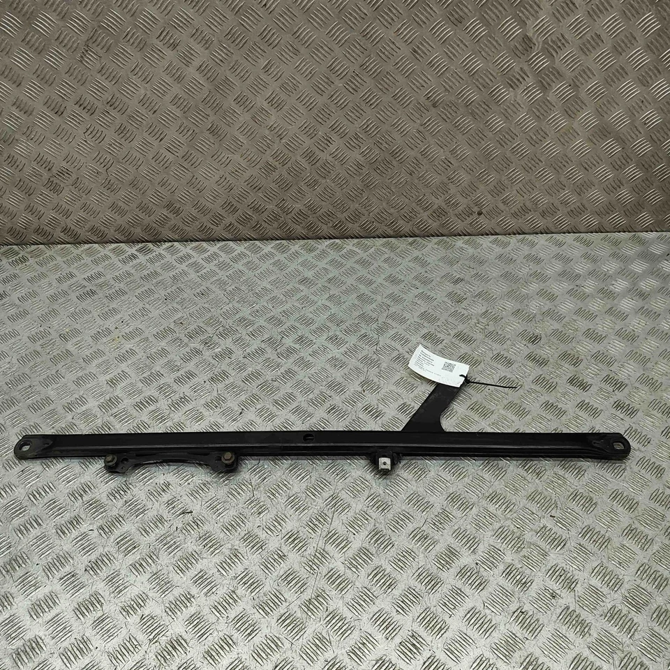 PORSCHE 911 991 RH Bracket Bearing Transmission 99133108407 2012 32470513 - Image 3 of 4