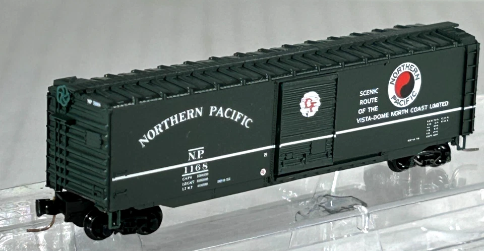 MICRO-TRAINS Z SCALE 50' STANDARD BOX CAR NORTHERN PACIFIC 50500452 - Image 3 of 3