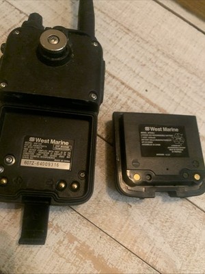 modèle 3D de Émetteur-récepteur radio VHF marin avec microphone