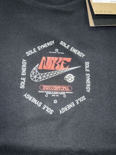 XL Nike Sportswear Max90 “Swooshtopia” “Sole” Energy T-Shirt FD1305-010 - Picture 4 of 8