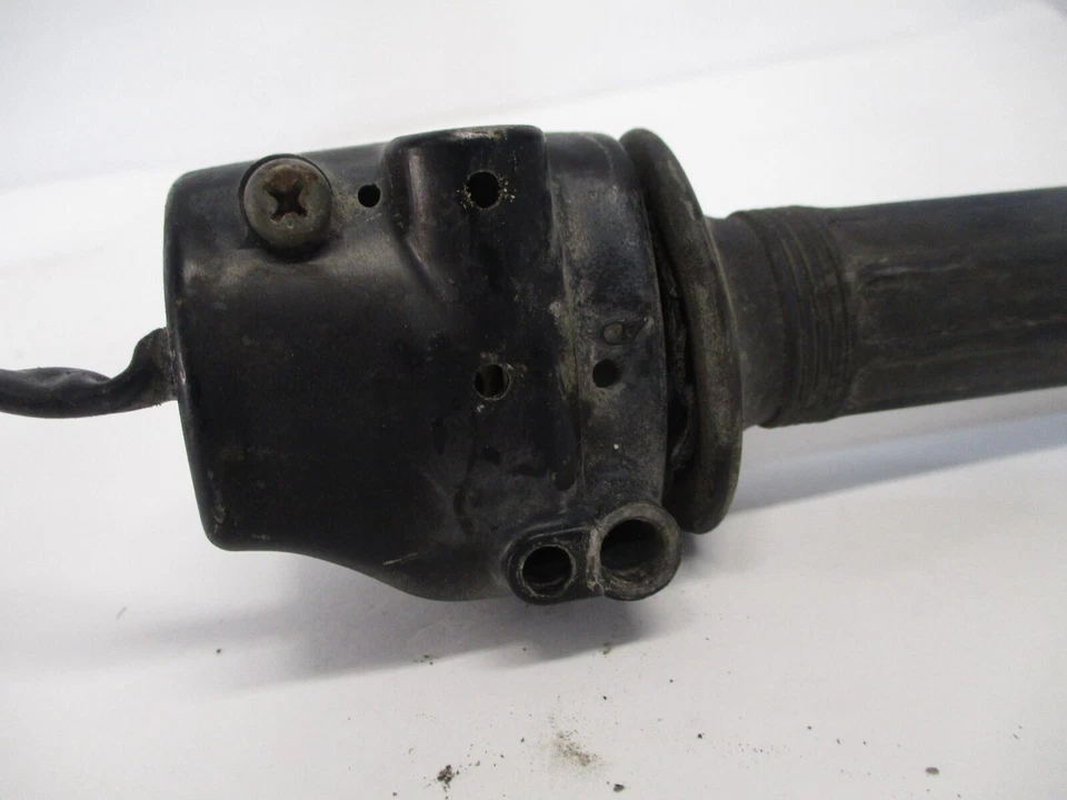 79 YAMAHA XS400 2F INTERRUPTOR DE PARADA DEL ACELERADOR DERECHO Foto 3 de 4