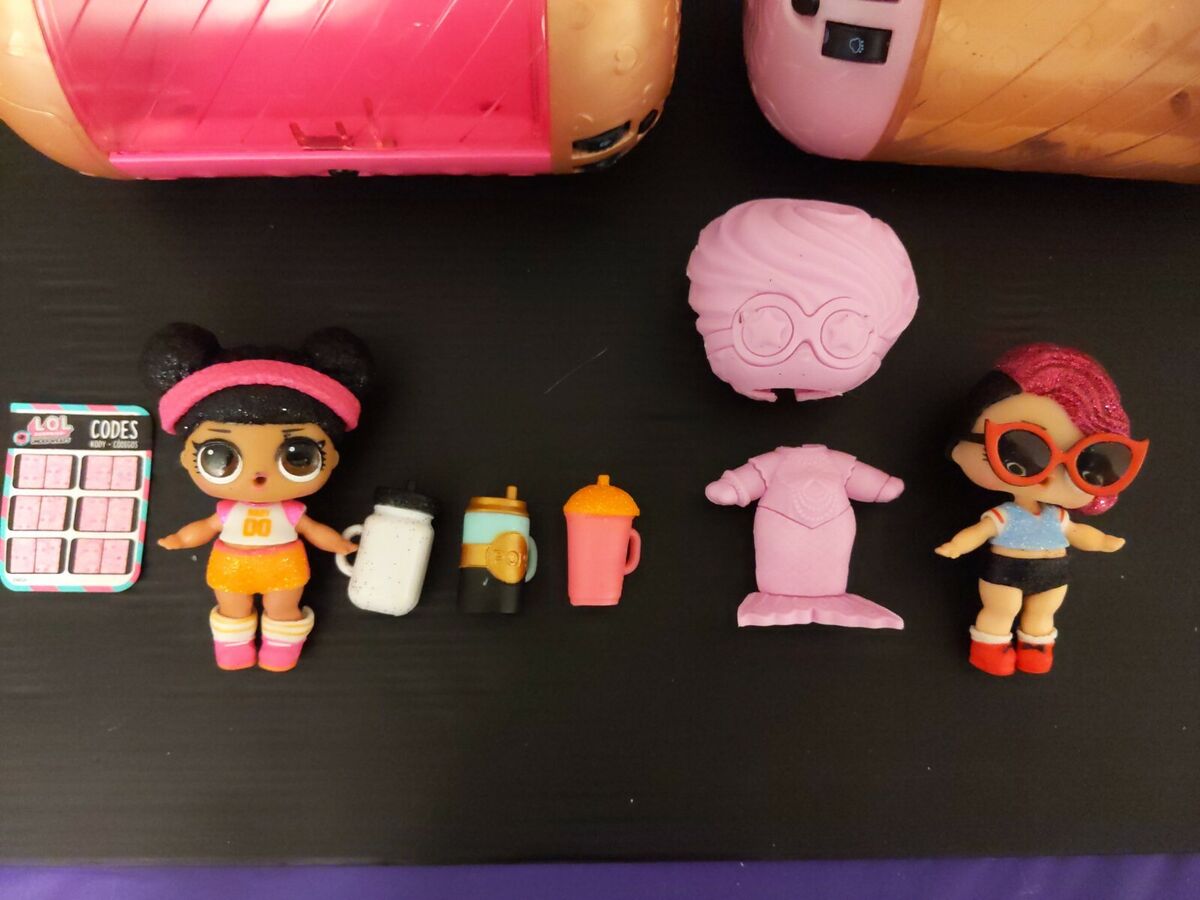2 LOL Surprise Dolls lot, , bottles and accessories & w cases.j11 2 LOL Surprise Dolls lot, , bottles and accessories & w cases.j11