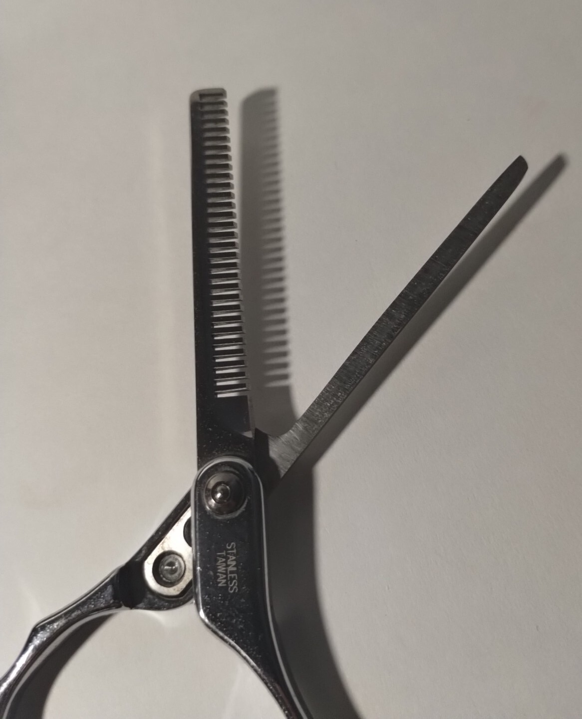 Fromm 865 Blazer Thinner Shear Stainless Scissor w/ Soft Leather Like Carry Case