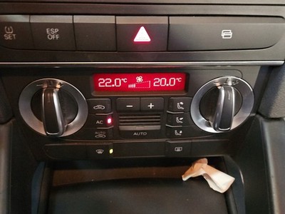 KLIMAANLAGEN-BEDIENFELD IN DER KONSOLENSEITE AUDI A3 8P 8P0820043BG A2C53301899