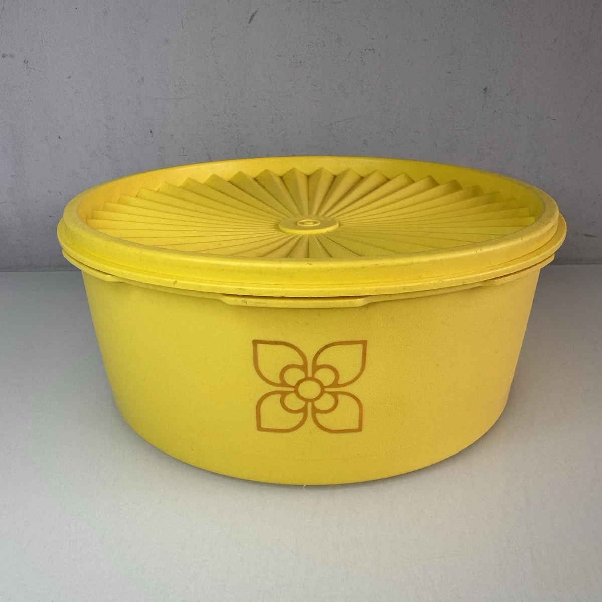 Tupperware Round in Collectable Plastic Food Containers for sale