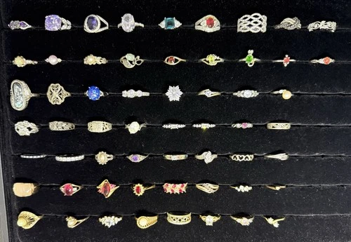 Costume Jewelry Vintage To Recent Lot Of 58 Rings Silver Plated & Gold Tone