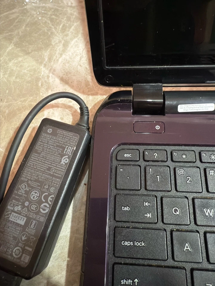 HP 15 TouchSmart 15-r137 PURPLE Notebook Laptop PC 15.6"   - Image 3 of 4