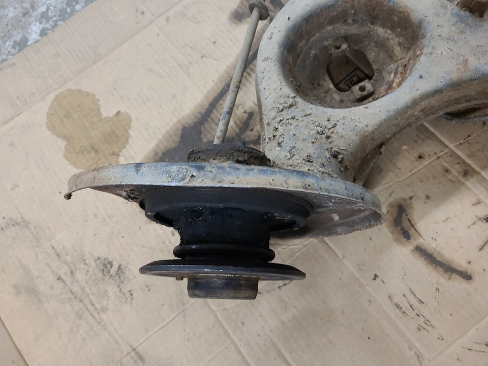 Brazo de control trasero derecho mercedes-benz w114 w115 220 d/8 Foto 2 de 4