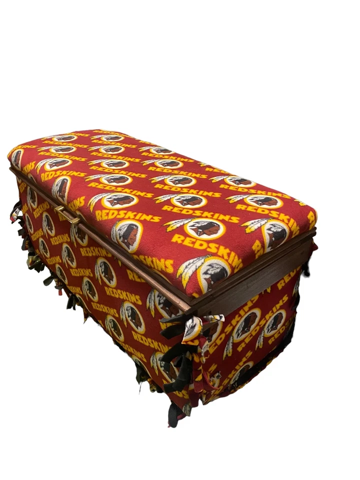 Banco otomano de almacenamiento de diseño personalizado Washington Redskins NFL rojo/dorado Foto 4 de 4