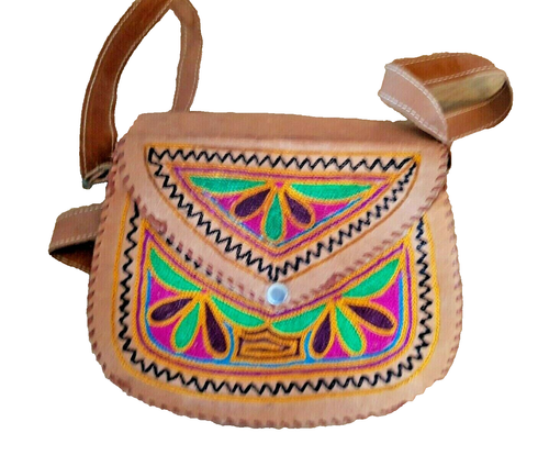Tasche Umhängetasche Kamel Leder Braun Bestickt Handarbeit-Indien 21 x 24cm - Bild 8 von 9