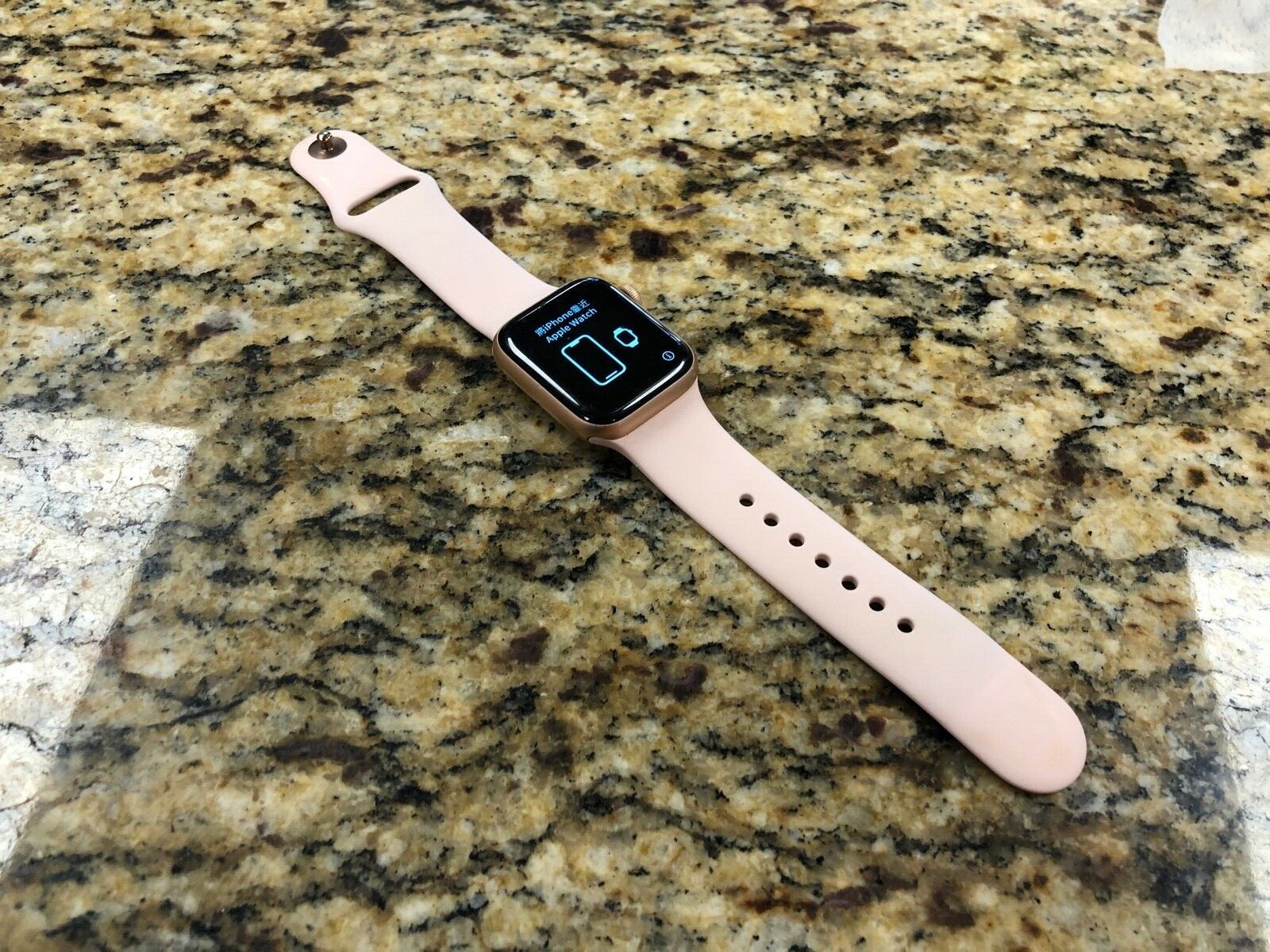 Apple Watch Series 4 40 mm Gold Aluminum Case with Pink Sand Sport Band  (GPS + Cellular) - (MTUJ2LL/A) for sale online | eBay