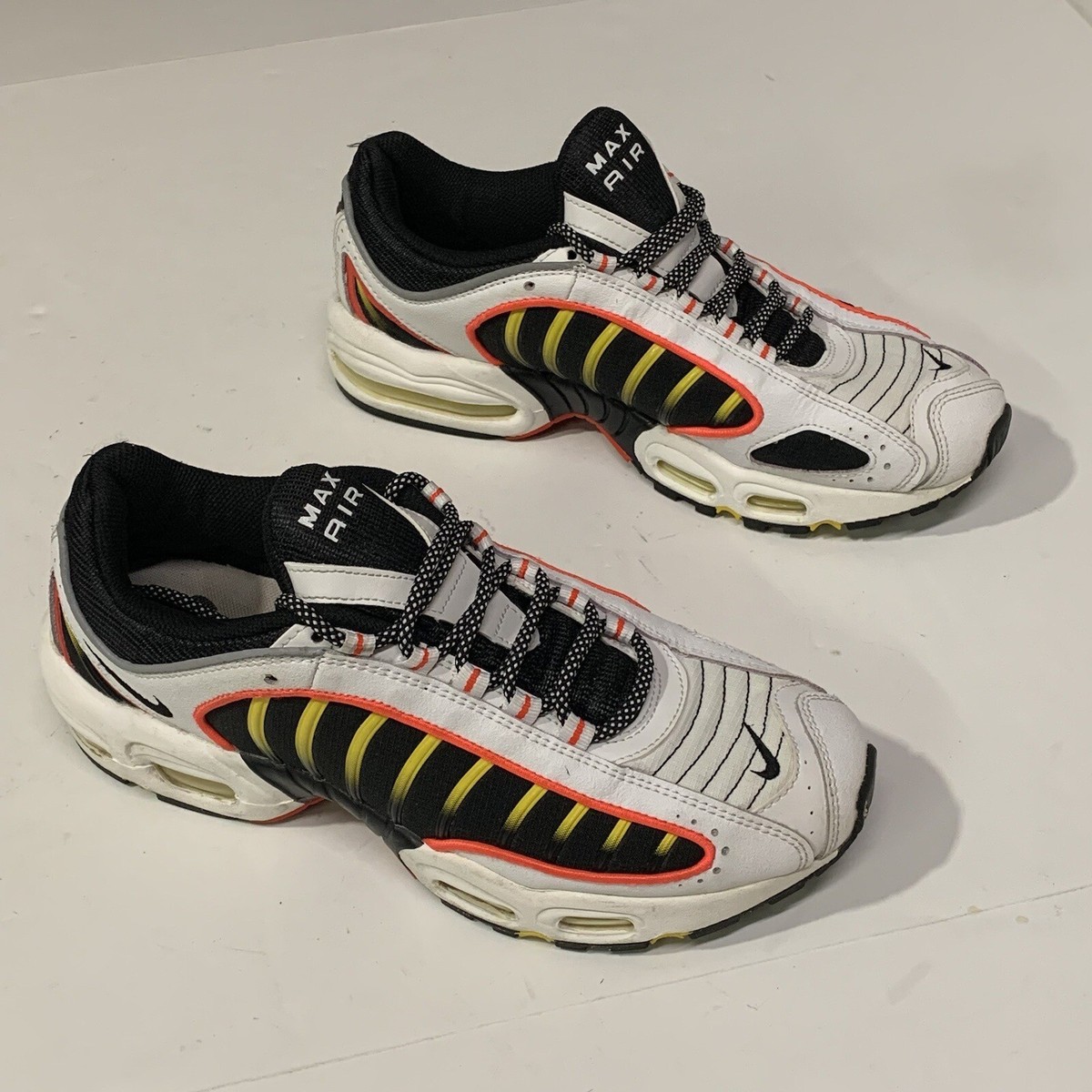 Nike Air Max Tailwind 4 White Black Red エア マックス Nike W Air Max Tailwind IV Womans Trainer 9.5 White Black
