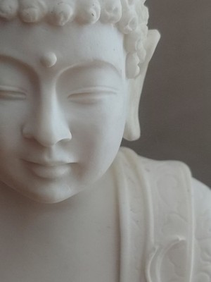 White Resin Giannelli Sculpture- Made In Italy -Sitting Buddha In Lotus Pose-7in
