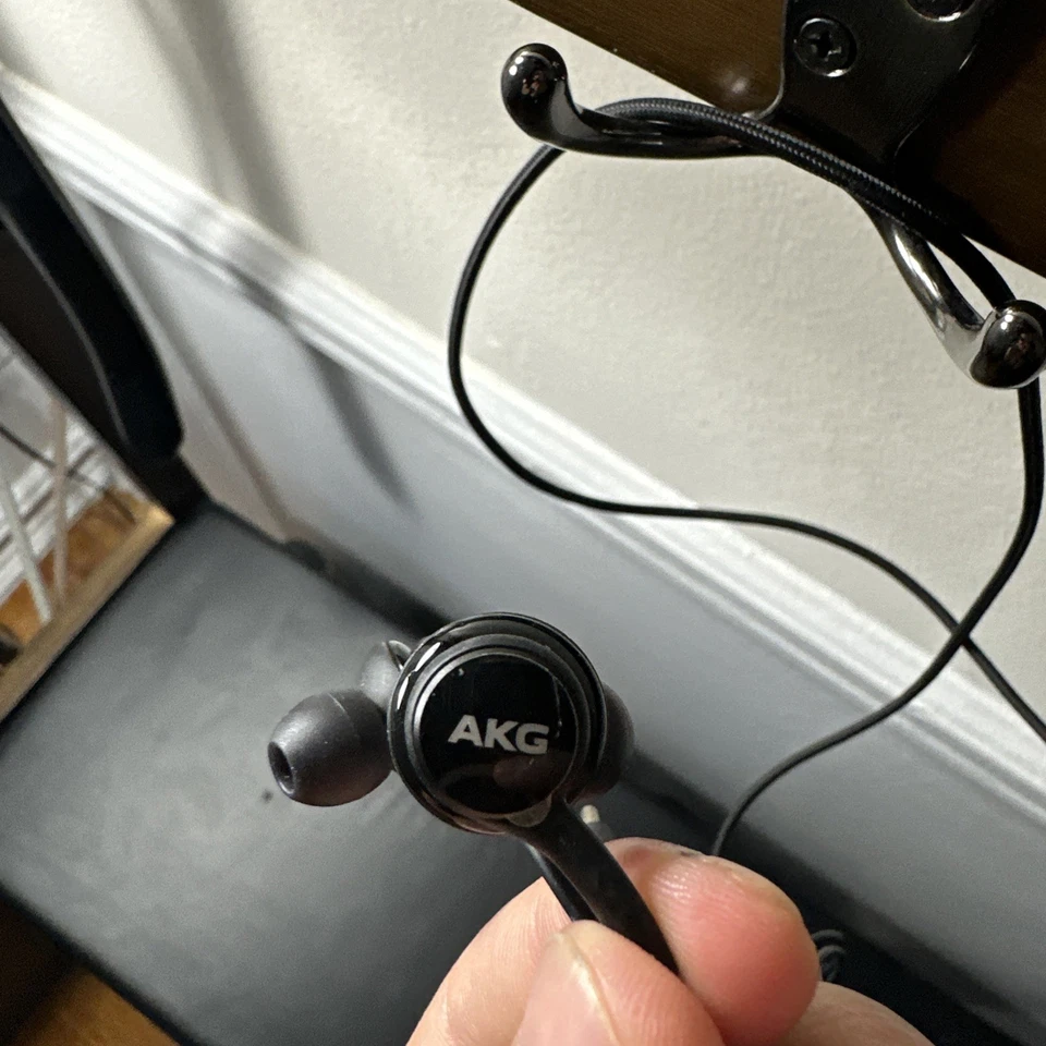 AKG Noise Cancelling Headphone Black (N20NC) In Ear Monitors - Image 3 of 4