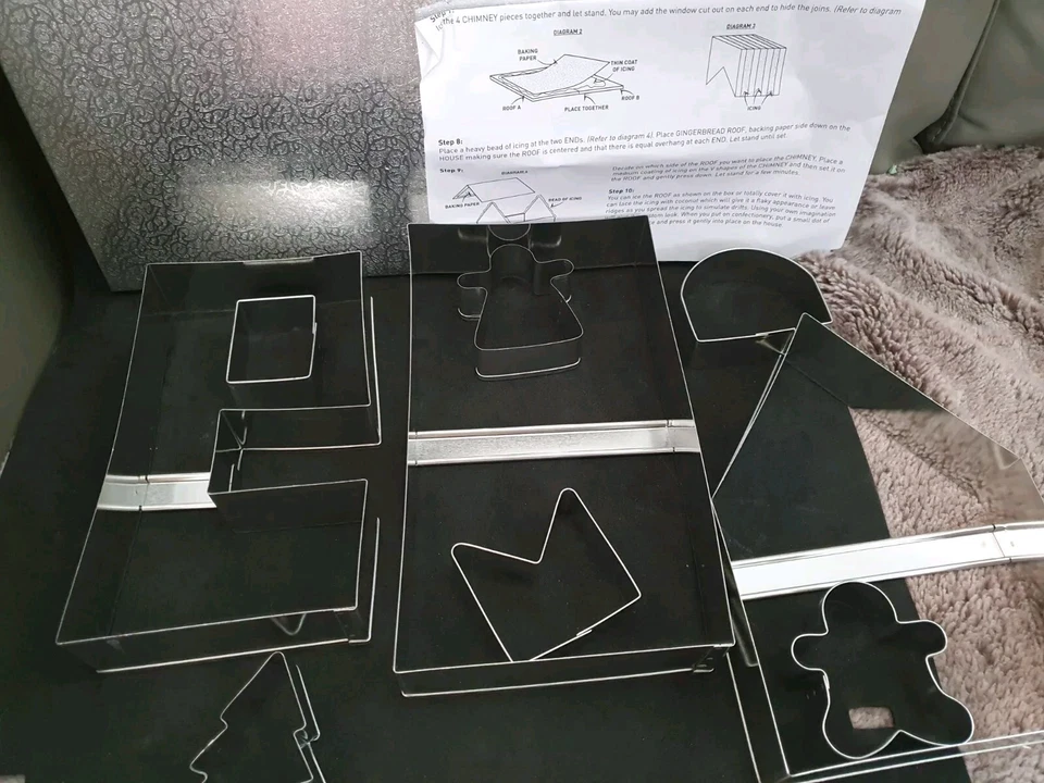 Avanti Gingerbread House 10 Piece Set Includes Base Board - image 4 of 4