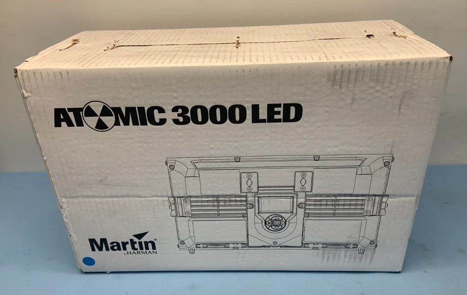 Martin Atomic 3000 LED LED-Based 750W Strobe w/ Aura Backlight | 90425000HU - Image 2 of 4