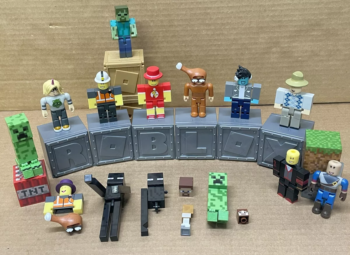 Roblox & Minecraft Action Figures Toys Lot of Figures + Accessories Blocks  ⭐️