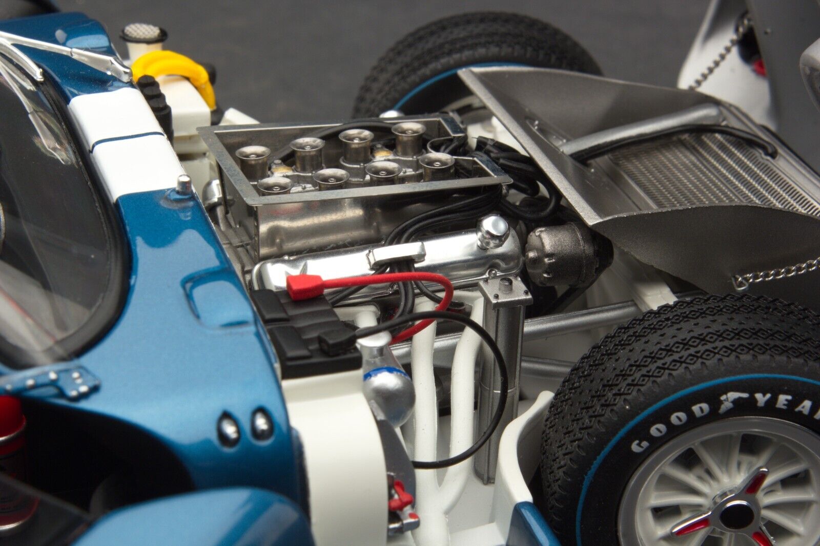 Exoto 1:18 | 1965 Cobra Daytona Coupe | Le Mans Car No. 9 | # RLG18009B