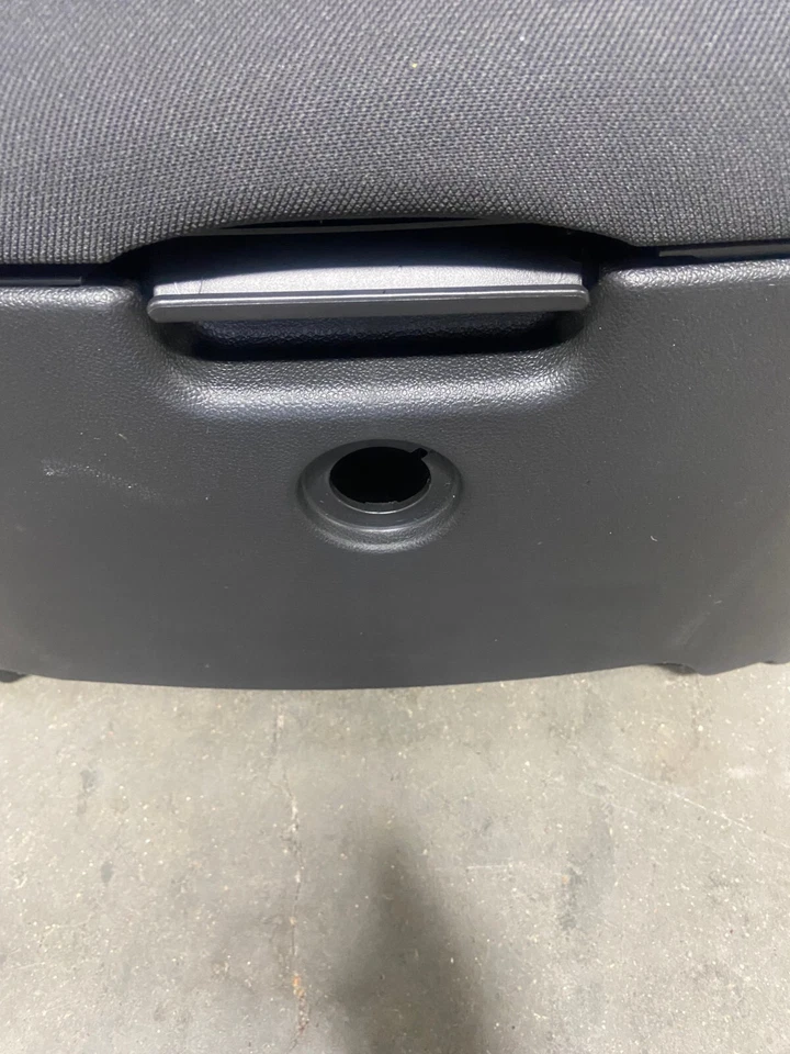 Chevrolet Silverado GMC Sierra Tahoe 2019 2025 consola central asiento de salto almacenamiento Foto 4 de 4