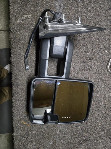 CHEVY SILVERADO GMC SIERRA 2500 OEM FRONT RIGHT SIDE DOOR MIRROR 14-19. 5478J