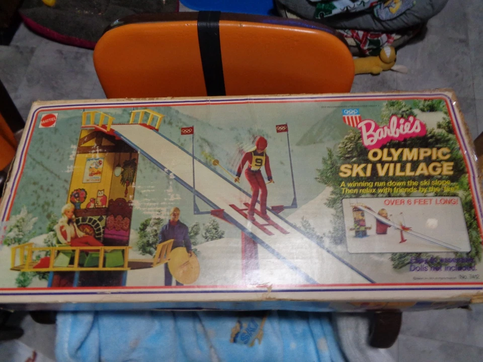 DE COLECCIÓN MATTEL BARBIE PUEBLO DE ESQUÍ OLÍMPICO EN CAJA, 1974 Foto 2 de 4